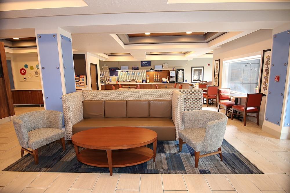 Holiday Inn Express Hotel & Suites Ashland By Ihg Exterior photo